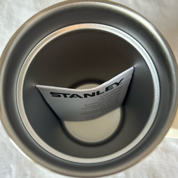 Stanley Camp Mug White 24 oz - Picture 3 of 4